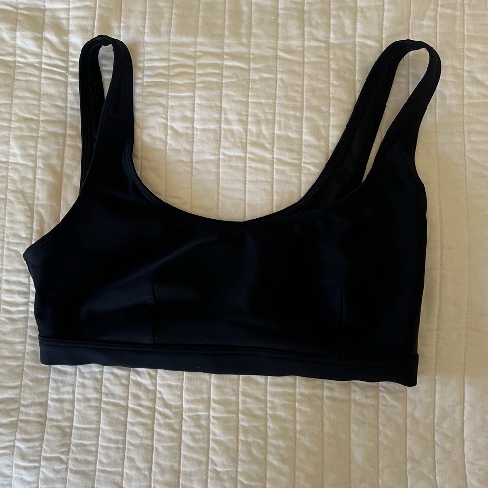 Old navy black scoop neck swim top size M adjustable bottom band